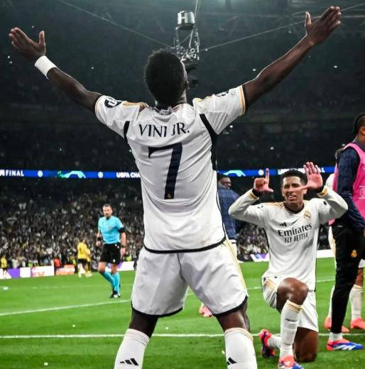 皇马困境！前锋成笑柄，2亿巨星沦落竞争之地，或酝酿离队